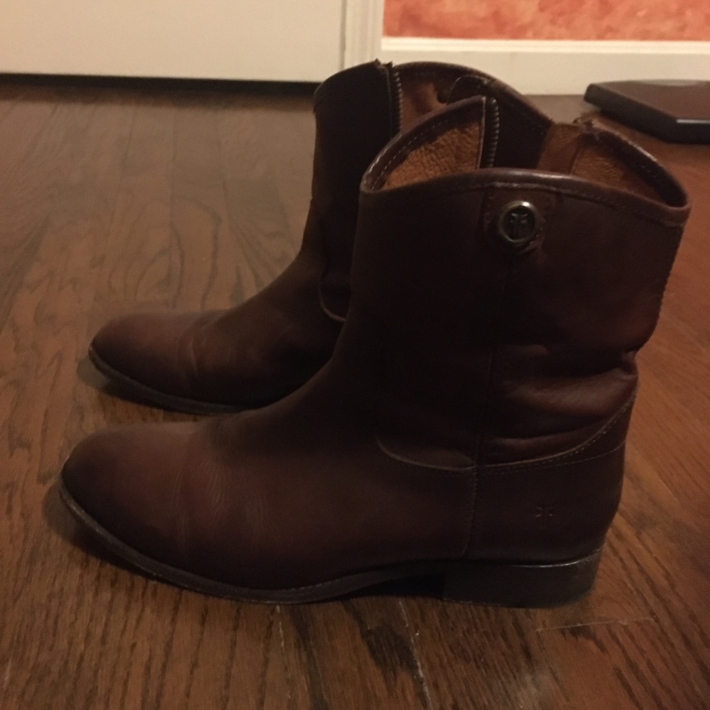 Frye Melissa Short Boot in Wine